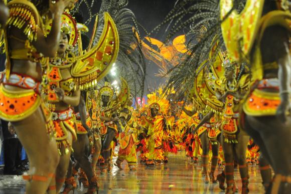 Unidos do Viradouro desfila no primeiro dia do Grupo Especial das Escolas de Samba do Carnaval 2015Tânia Rêgo/Agência Bra