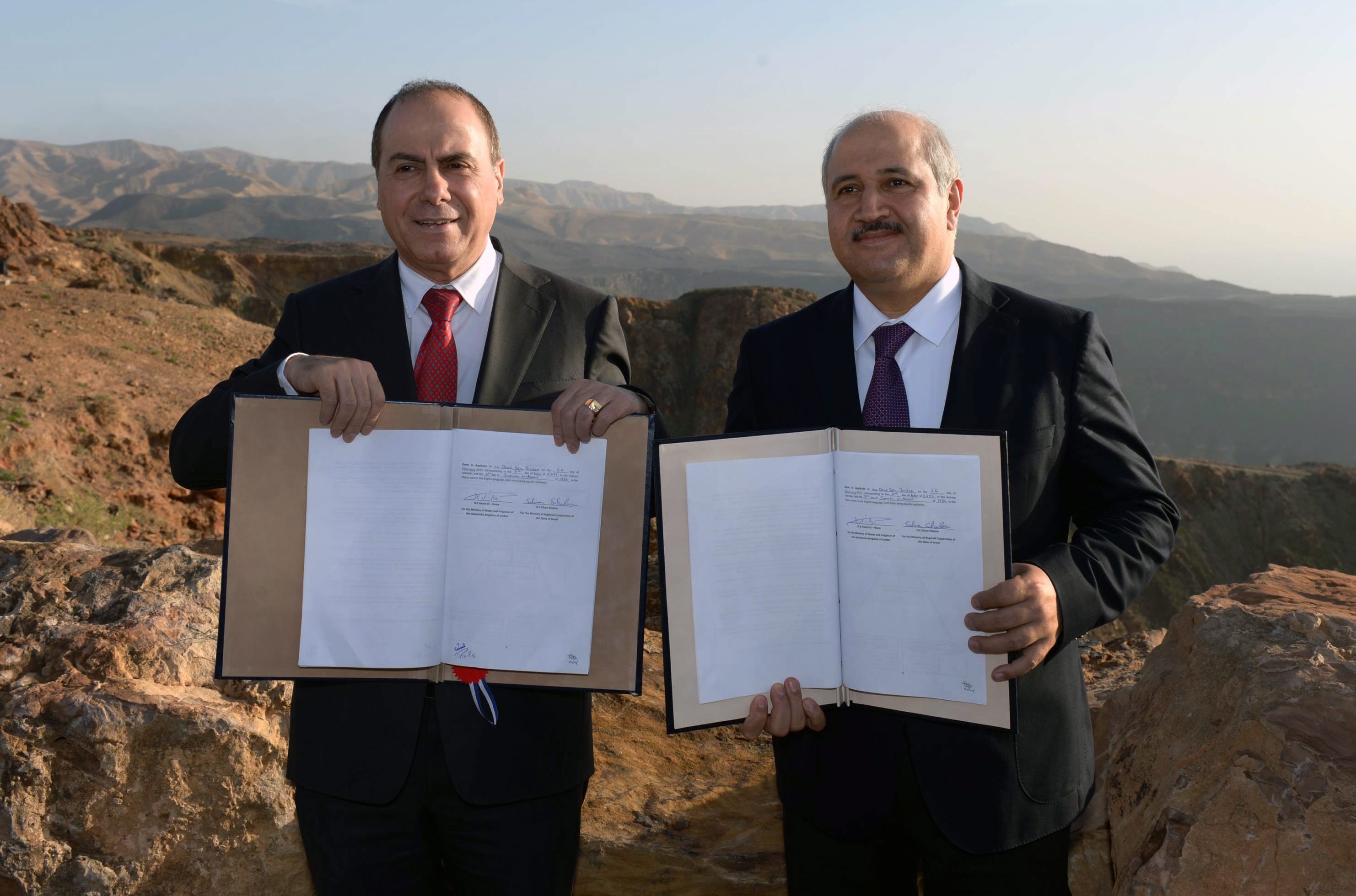 Signing of Dead Sea Red Sea agreement on dead Sea in Jordan