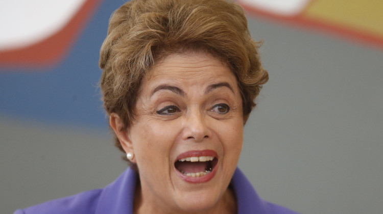 DF - PRONATEC/JOVEM APRENDIZ/DILMA ROUSSEFF - POLÍTICA - A presidente Dilma Rousseff durante encontro   de trabalho sobre o programa Pronatec   Jovem Aprendiz na Micro e Pequena   Empresa, no Palácio do Planalto, em Brasília,   nesta terça-feira.   28/07/2015 - Foto: DIDA SAMPAIO/ESTADÃO CONTEÚDO