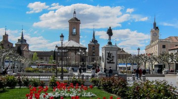 tour-alcala-de-henares-plaza-cervantes-2