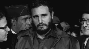 fidel_castro_-_mats_terminal_washington_1959