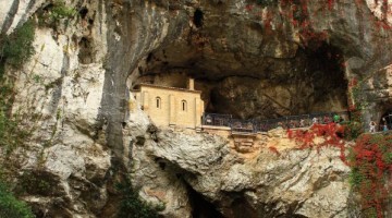 santo-cueva-de-covadonga