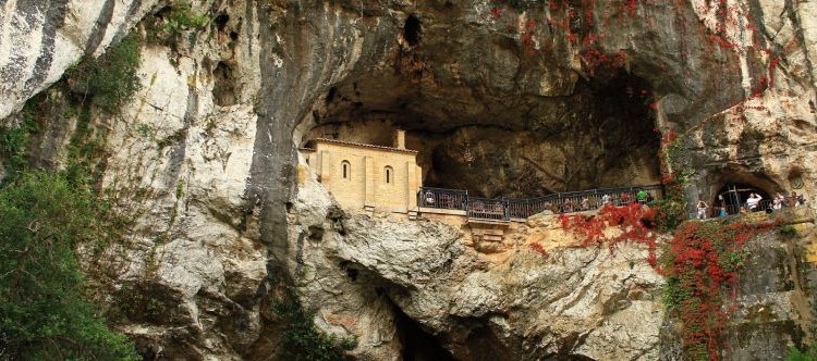 santo-cueva-de-covadonga